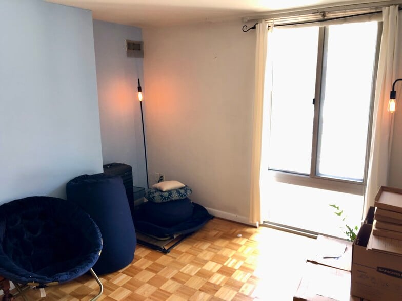 Bedroom - 950 25th St NW