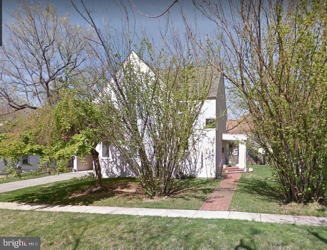 Building Photo - 5407 Roosevelt St