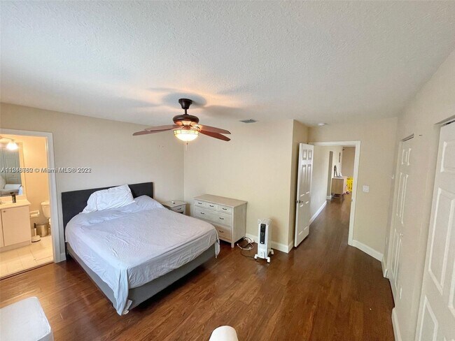Building Photo - 1104 NW 139th Ave