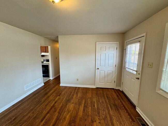 Building Photo - 6218 Dart Dr