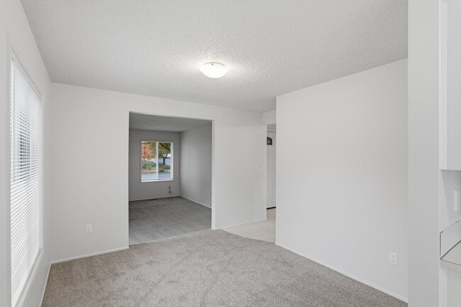 Building Photo - Freshly Updated 3-Bedroom Home with Fenced...