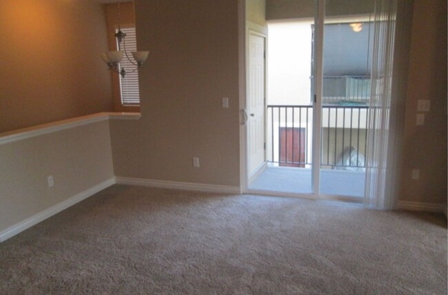 Building Photo - Great 2 bed, 2 bath town home in Lehi