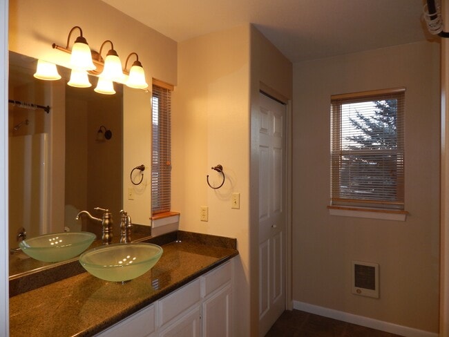 Building Photo - 269 Saddle Dr