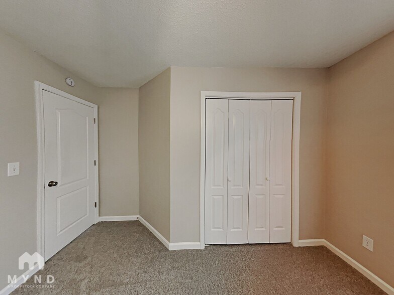 Building Photo - 10576 Sourwood Ct