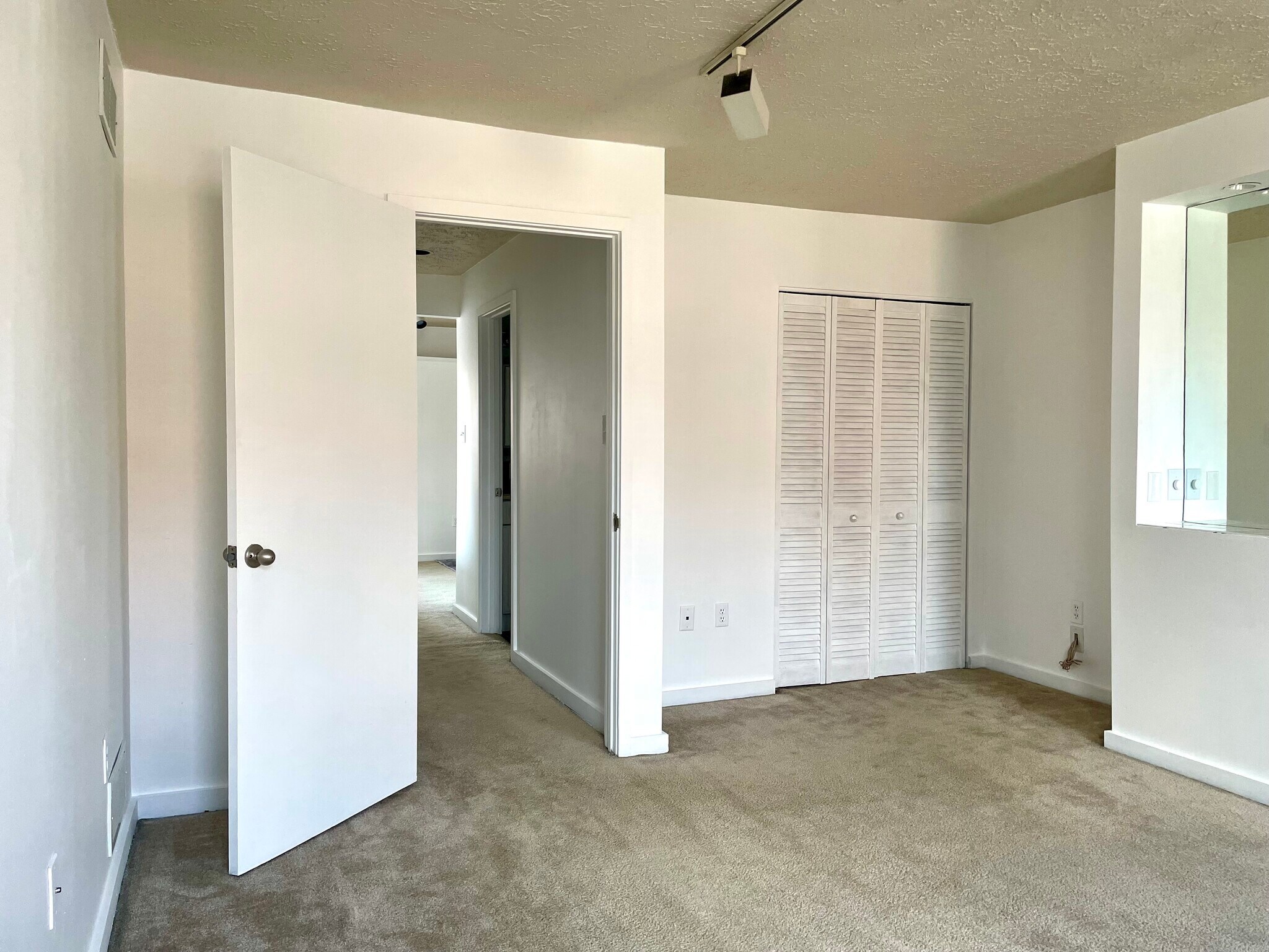 Building Photo - 118 S 26th St