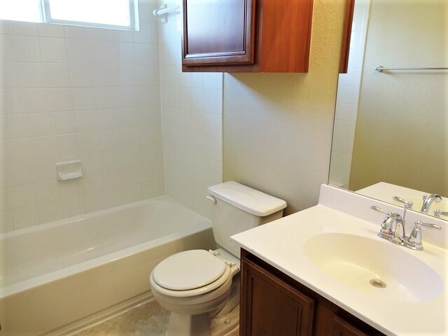 Building Photo - 631 Tom Kemp Dr