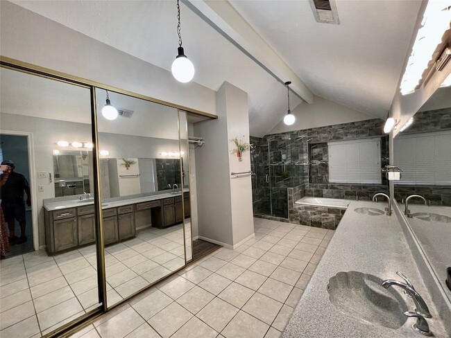 Building Photo - 8215 Sean Park Ct