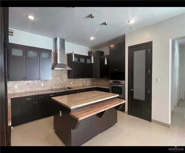 Building Photo - 23 E St