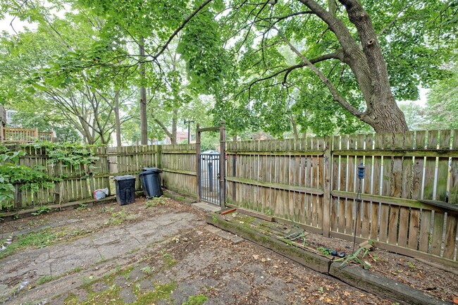 Building Photo - 90 Madison Ave