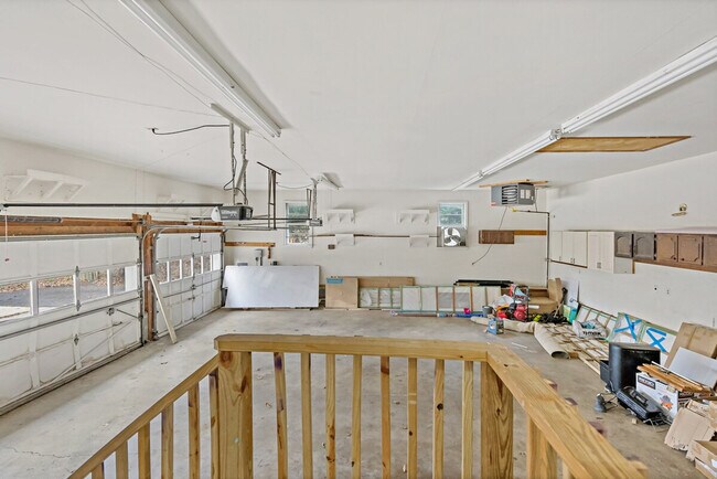 Building Photo - 2017 Woodford Rd