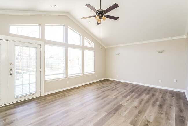 Building Photo - 1510 Wood Creek Dr