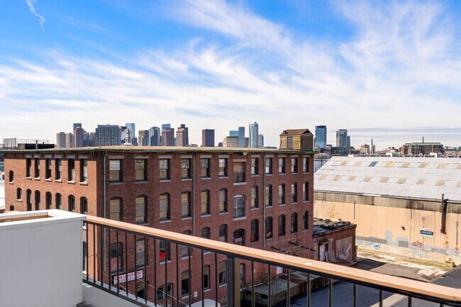 Building Photo - 277 Border St