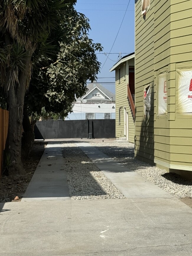 Building Photo - Brand New 2BR/1BA with Downtown LA Views i...