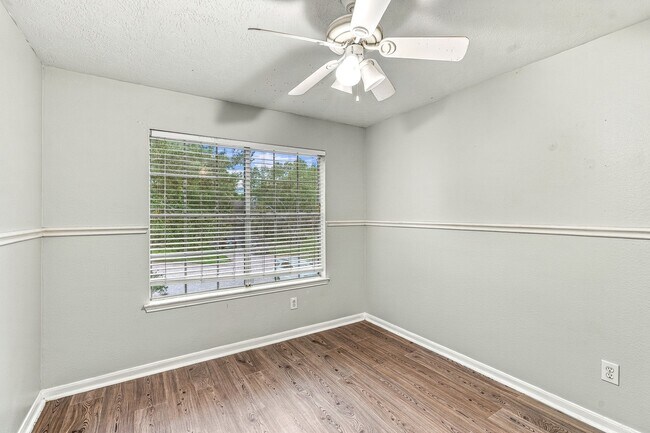 Building Photo - 1307 S Sandpiper Ct