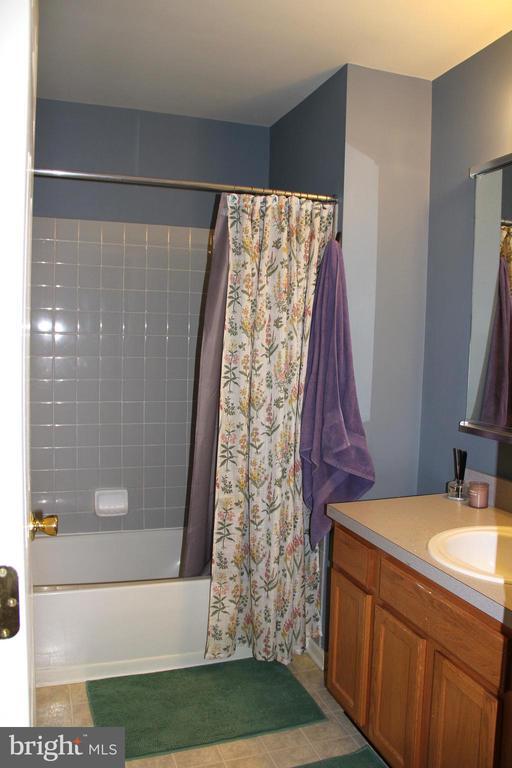 Building Photo - 506 Quincy St