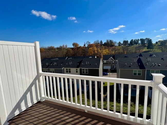 Building Photo - 67 Hewstone Ct
