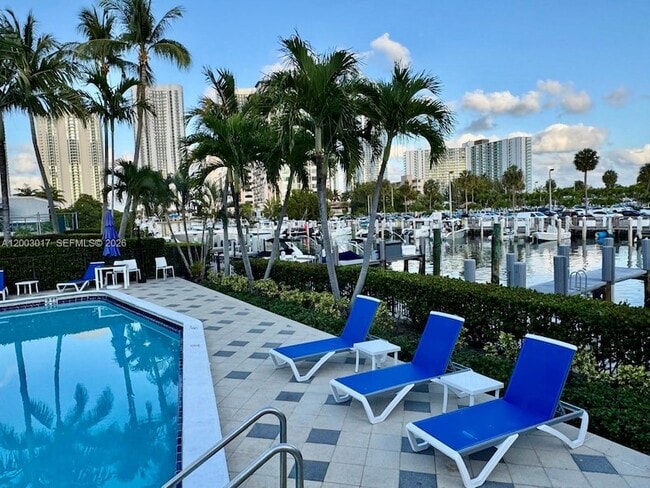 Building Photo - 336 Poinciana Island Dr