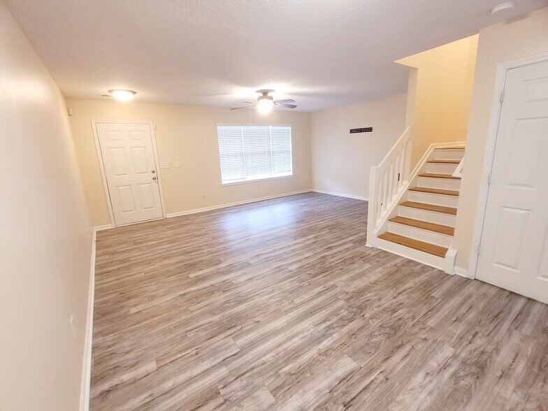 Building Photo - 10920 Kinston Ridge Pl