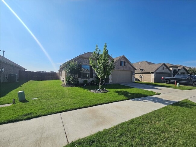 Building Photo - 14620 Little Water Dr