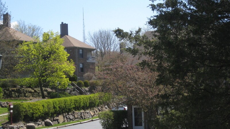 Building Photo - 181 Long Hill Rd