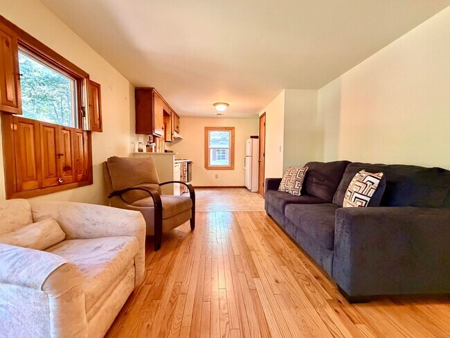 Building Photo - Rustic Ranch in Rehoboth