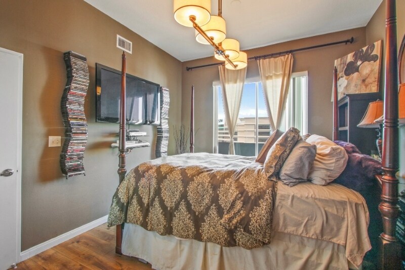 Building Photo - 388 E Ocean Blvd