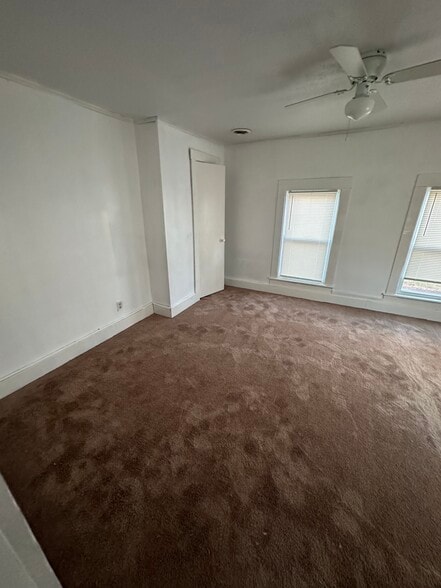 Building Photo - 4 Shepard St