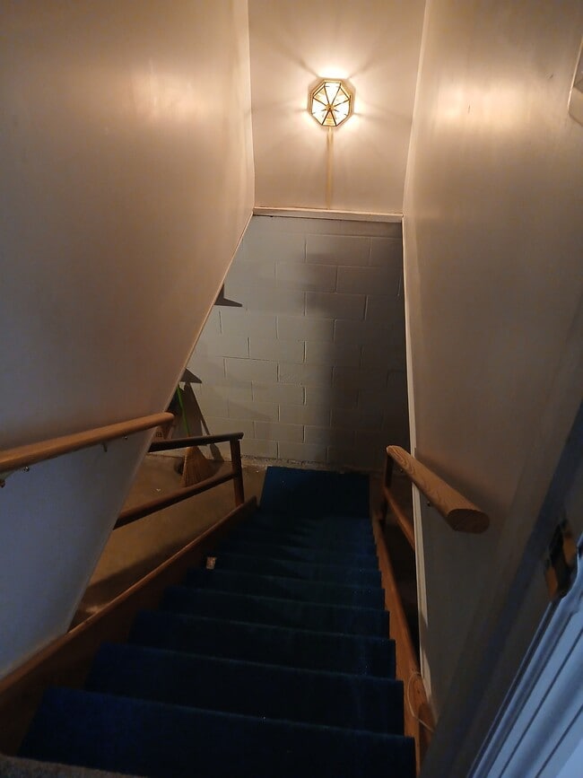 Building Photo - 141 Burwood Pl
