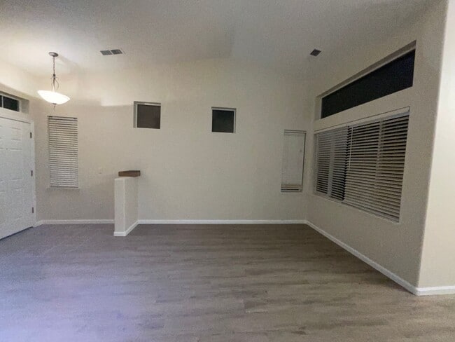 Building Photo - Adorable 3 bedroom with great location!