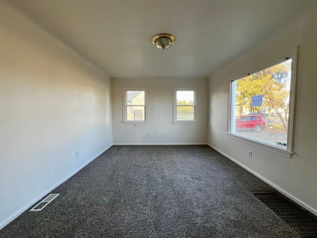 Building Photo - 1408 S 3rd Ave