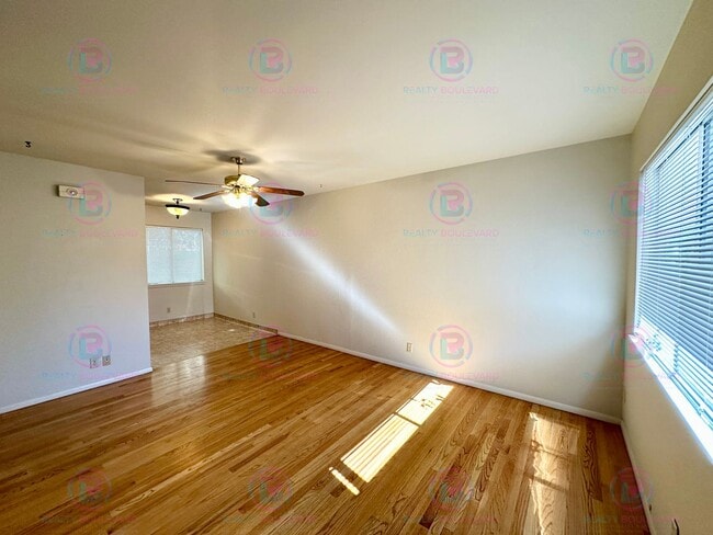 Building Photo - Delightful One-Bedroom + Office Near Idlew...