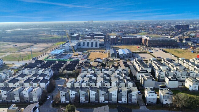 Building Photo - 325 Eado Park Cir