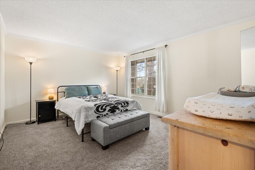 Building Photo - 3461 S Ammons St