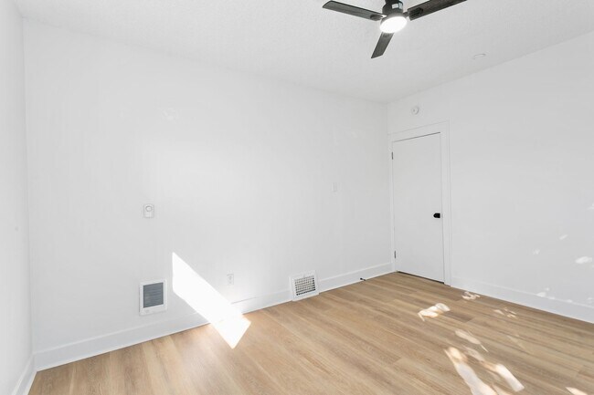 Building Photo - Beautiful 3 bd home close to the hospital