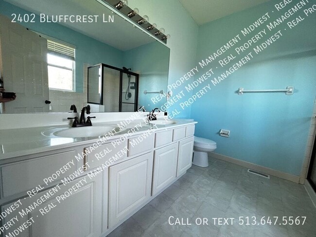 Building Photo - 2402 Bluffcrest Ln