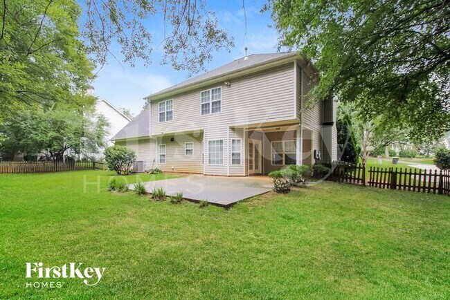 Building Photo - 27 Forest Point