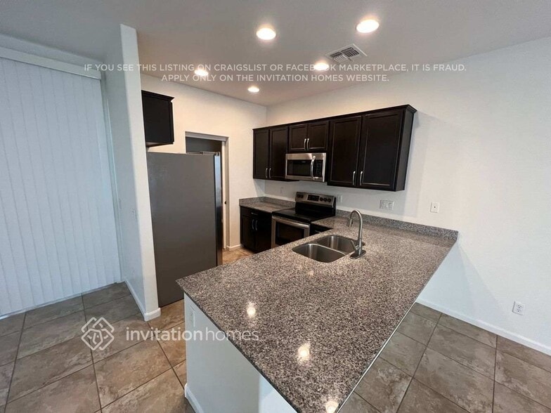 Building Photo - 1447 S Colt Dr