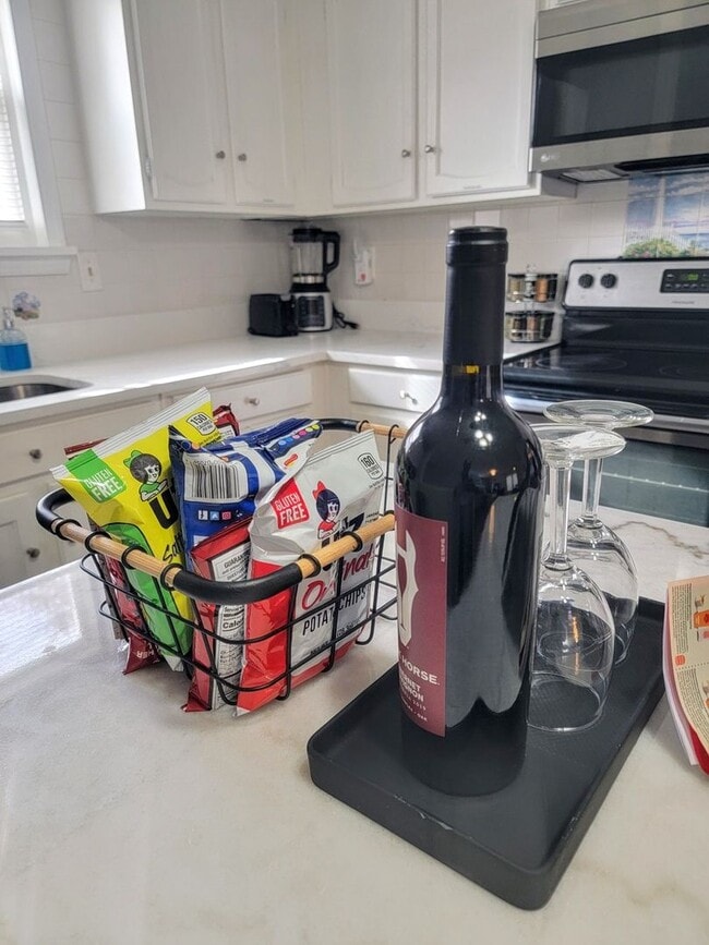 Building Photo - 202 Glen Rd