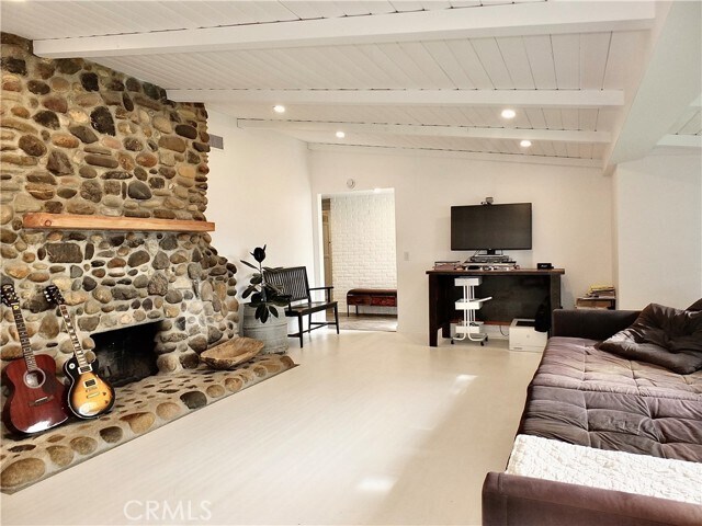 Building Photo - 220 Loyola Rd