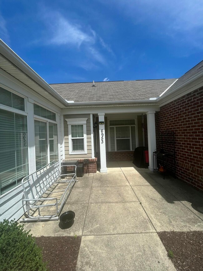 Building Photo - 6953 Rothwell St