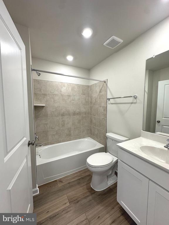 Building Photo - 27 Rolling Branch Dr