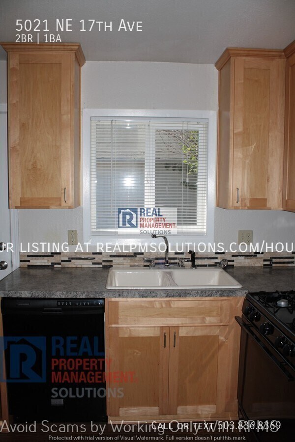 Building Photo - 5021 NE 17th Ave