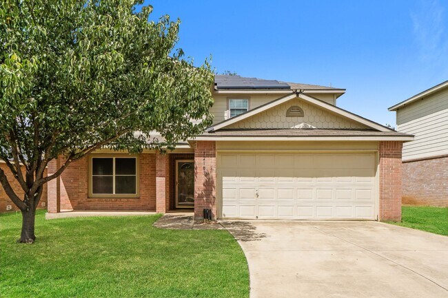 Primary Photo - Large 5 Bedroom! $250 off the first full month!