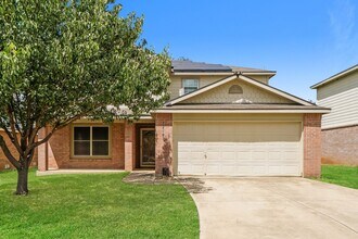 Building Photo - Large 5 Bedroom! $250 off the first full m...