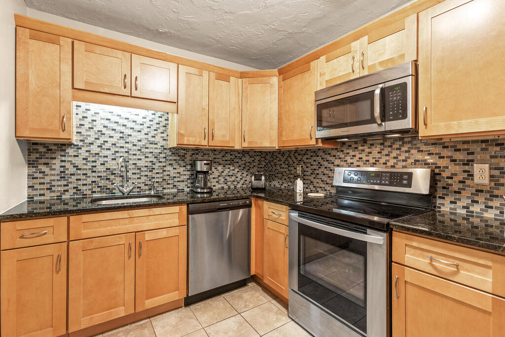 Building Photo - 100 Fellsview Ter