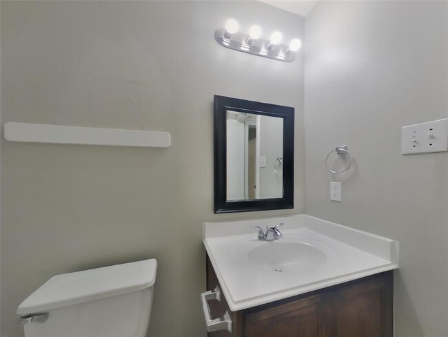 Building Photo - 5514 Rio Ramos St