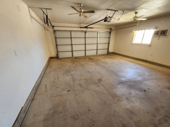 Building Photo - Spacious is The Word!