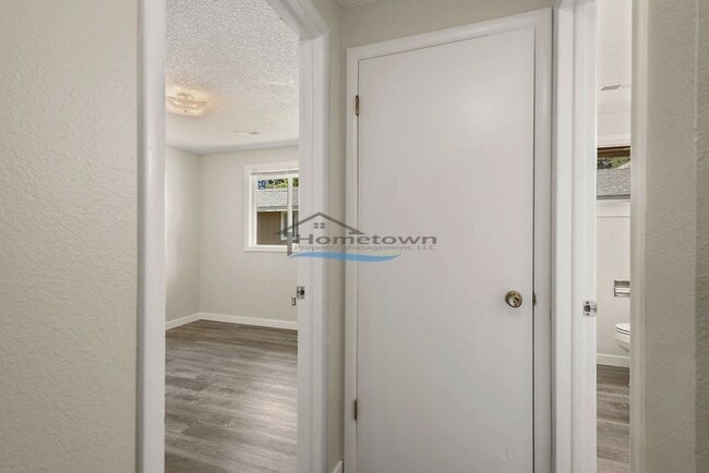 Building Photo - 342 W Davidson Ave