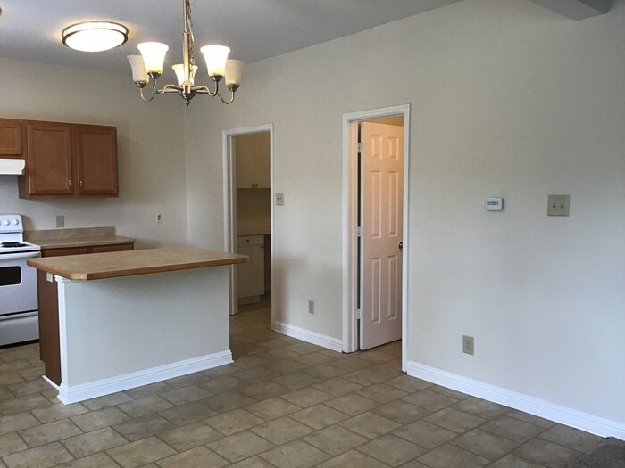 Building Photo - 6517 Apple Branch Ln