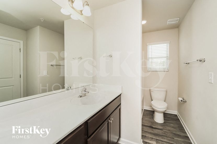 Building Photo - 9417 Village View Ct NW